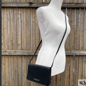 Clutch Xbody with removable strap